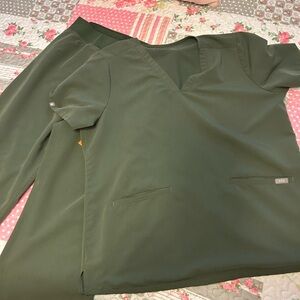 Figs Women's Scrub Set in Olive Green